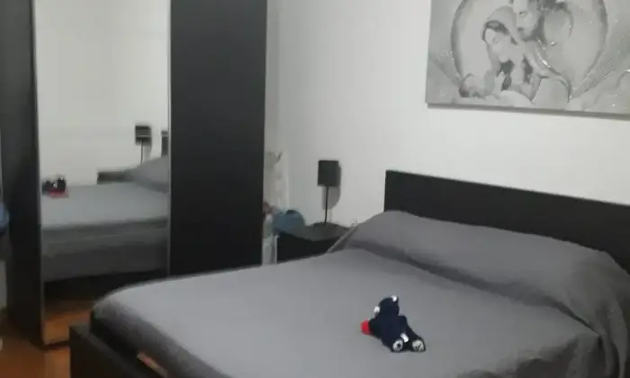 Rexer-Napoli-AMPIO-BILOCALE-CAMERA-DA-LETTO