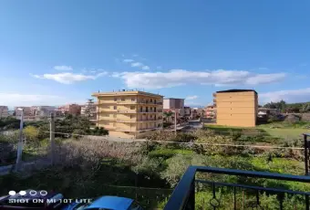 Rexer-Reggio-di-Calabria-Via-Arangea-ampio-Trilocale-al-secondo-piano-SALONE