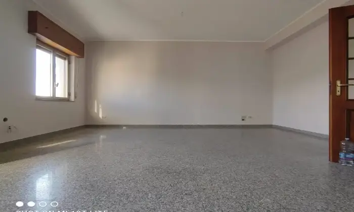 Rexer-Reggio-di-Calabria-Via-Arangea-ampio-Trilocale-al-secondo-piano-CUCINA