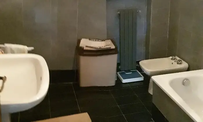 Rexer-Catanzaro-Ampio-appartamento-al-piano-BAGNO