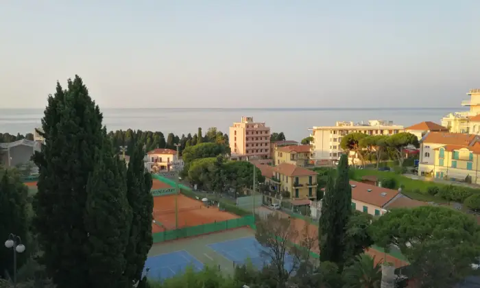 Rexer-Sanremo-Spendida-vista-mare-posti-servitissimo-SALONE