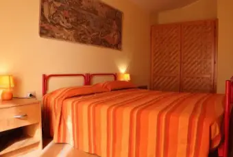 Rexer-Domus-de-Maria-Casa-vacanze-in-affitto-CAMERA-DA-LETTO