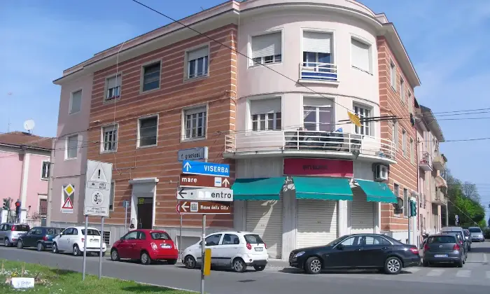 Rexer-Rimini-Locale-Commerciale-Centralissimo-in-Rimini-INGRESSO