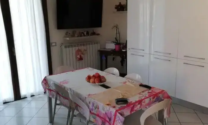 Rexer-Tavullia-Trilocale-in-Vendita-in-Strada-Casella-a-Tavullia-SALONE
