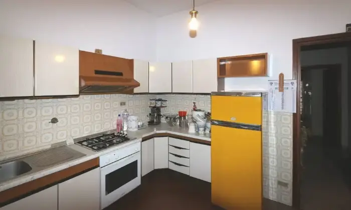 Rexer-Torino-AFFITTASI-STANZA-PRIVATA-IN-STABILE-SIGNORILE-ZONA-SANTA-RITA-TORINO-CUCINA