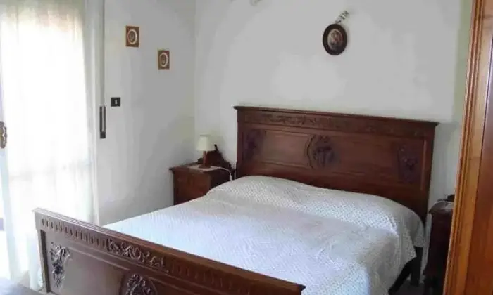 Rexer-Borghetto-Santo-Spirito-Attico-in-affitto-per-vacanze-CAMERA-DA-LETTO
