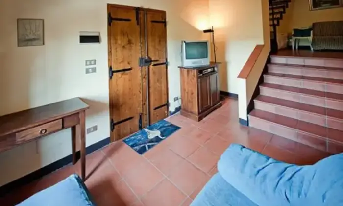 Rexer-Subbiano-Appartamento-in-vendita-in-Borgo-Ghiora-a-Subbiano-SALONE