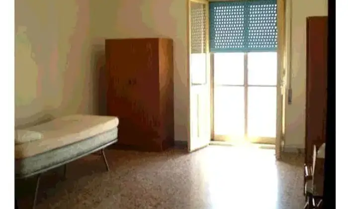 Rexer-Cagliari-Posto-letto-in-stanza-indipendente-CAMERA-DA-LETTO