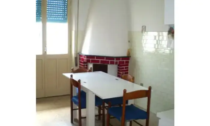 Rexer-Cagliari-Ampia-stanza-in-affitto-CUCINA