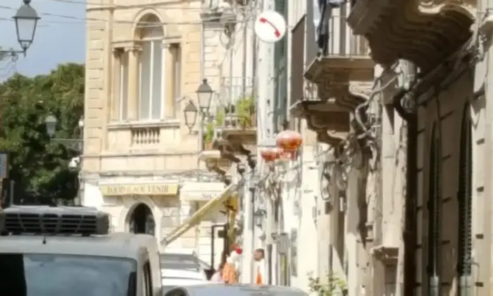 Rexer-Siracusa-Commerciale-a-pochi-passi-da-Fontana-Aretusa-Ortigia-C-ALTRO