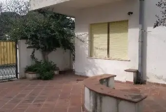 Rexer-Sellia-Marina-Villetta-a-pochi-passi-dal-mare-GIARDINO