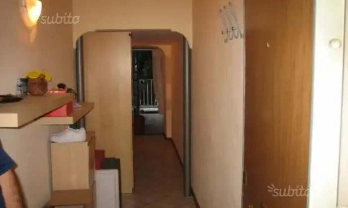 Rexer-Napoli-Mini-appartamento-soppalcato-Ingresso