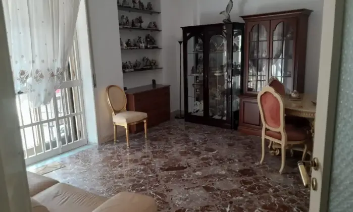Rexer-Salerno-Appartamento-in-Via-Giovanni-Negri-a-Salerno-in-Vendita-SALONE