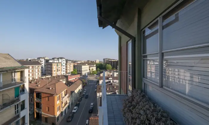 Rexer-Vercelli-Attico-in-vendita-a-Corso-Fiume-TERRAZZO