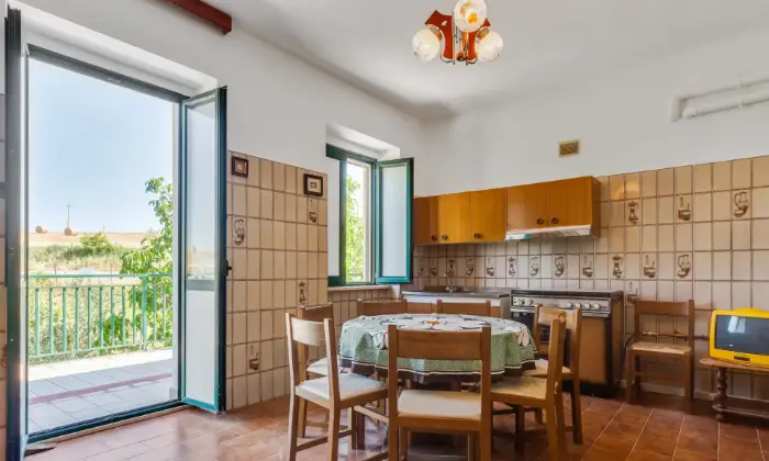 Rexer-Fresagrandinaria-Casa-semindipendente-immersa-nel-verde-Fresagrandinaria-CUCINA