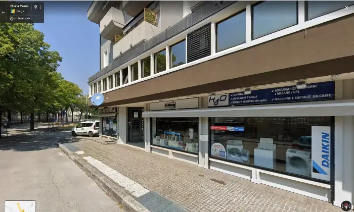 Rexer-Thiene-Negozio-commerciale-altissima-visibilita-ALTRO