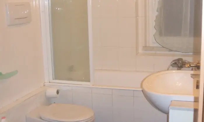 Rexer-Genova-Appartamento-con-giardino-e-posto-macchina-vicino-al-mare-GARAGE