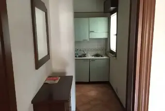 Rexer-Roma-Bilocale-zona-giardino-di-Roma-Cucina