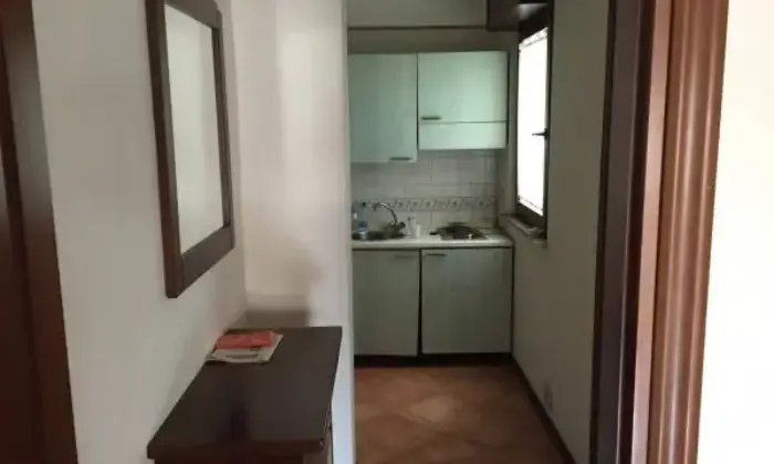 Rexer-Roma-Bilocale-zona-giardino-di-Roma-Cucina