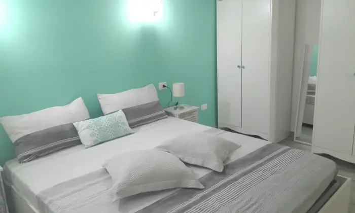 Rexer-Napoli-Grazioso-e-Centralissimo-monolocale-con-soppalco-CAMERA-DA-LETTO