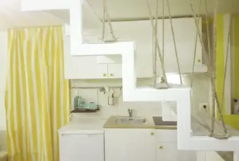 Rexer-Napoli-Grazioso-e-Centralissimo-monolocale-con-soppalco-CUCINA