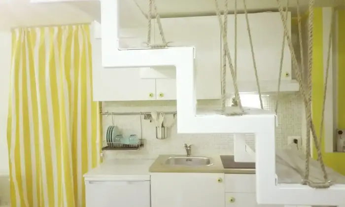 Rexer-Napoli-Grazioso-e-Centralissimo-monolocale-con-soppalco-CUCINA