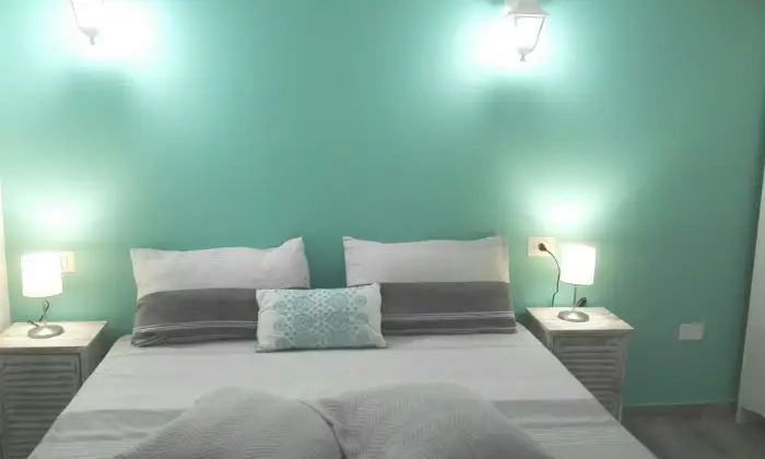 Rexer-Napoli-Grazioso-e-Centralissimo-monolocale-con-soppalco-CAMERA-DA-LETTO