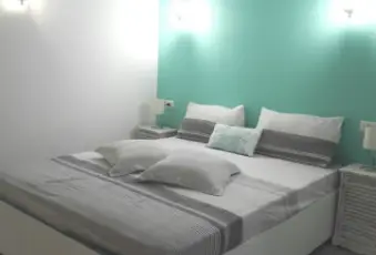 Rexer-Napoli-Grazioso-e-Centralissimo-monolocale-con-soppalco-CAMERA-DA-LETTO