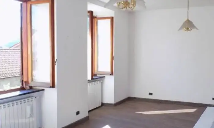 Rexer-Isola-del-Cantone-Casa-con-giardino-terratetto