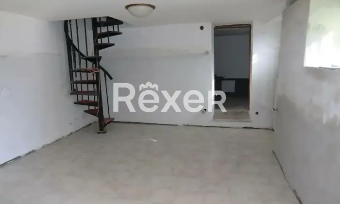 Rexer-Isola-del-Cantone-Casa-con-giardino-terratetto-Altro