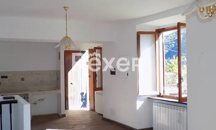 Rexer-Isola-del-Cantone-Casa-con-giardino-terratetto-Altro