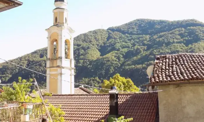 Rexer-Isola-del-Cantone-Casa-con-giardino-terratetto-ALTRO