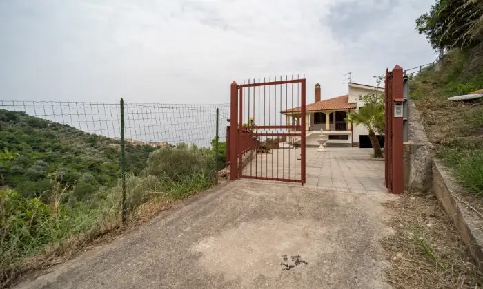 Rexer-SantAgata-di-Militello-Villetta-con-corte-esterna-e-uliveto-ALTRO