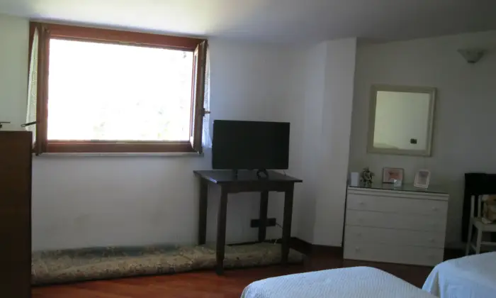Rexer-Avegno-Casa-indipendente-su-tre-piani-unifamiliare-con-vista-scorcio-mare-CAMERA-DA-LETTO
