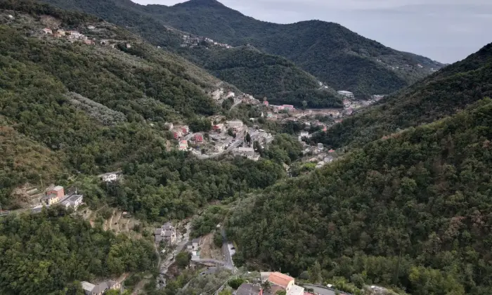 Rexer-Avegno-Casa-indipendente-su-tre-piani-unifamiliare-con-vista-scorcio-mare-ALTRO