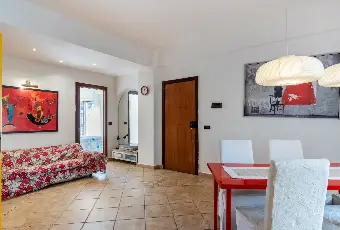 Rexer-Catania-Luminoso-appartamento-al-piano-con-ascensore-e-CON-VISTA-MARE-SALONE