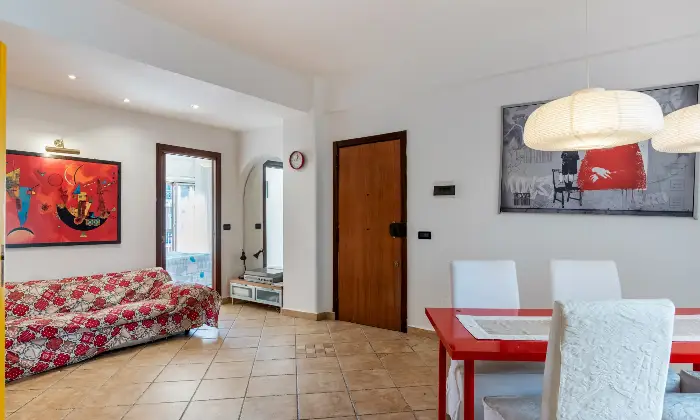 Rexer-Catania-Luminoso-appartamento-al-piano-con-ascensore-e-CON-VISTA-MARE-SALONE