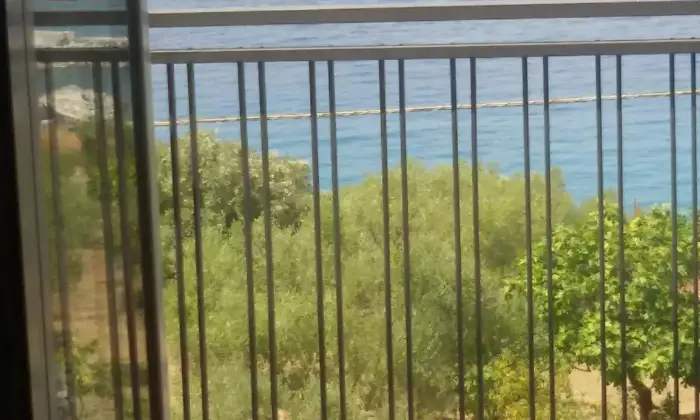 Rexer-Palmi-Appartamento-sul-mare-in-affitto-a-Palmi-RC-CAMERA-DA-LETTO