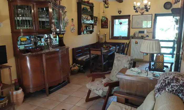 Rexer-San-Massimo-Villetta-a-schiera-in-Contrada-Canonica-San-massimo-SALONE