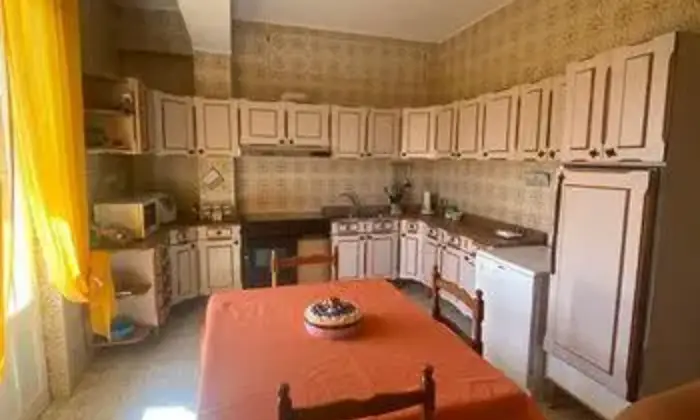 Rexer-Bivona-Vendesi-appartamento-molto-grande-in-Via-Porta-Palermo-a-Bivona-AG-CUCINA