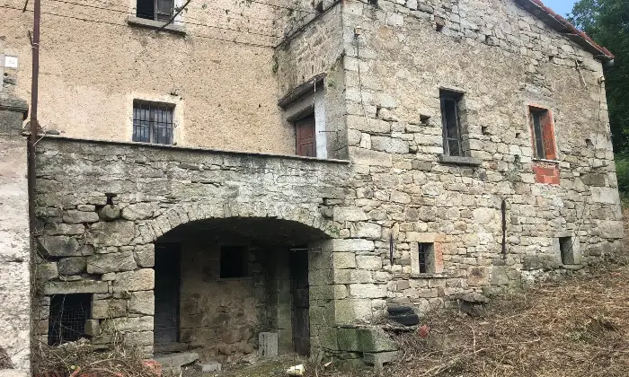 Rexer-Borgo-Val-di-Taro-AFFASCINANTE-IMMOBILE-DA-RISTRUTTURARE-IN-ETTARI-DI-TERRENO-a-Borgo-Val-di-Taro-PR-ALTRO