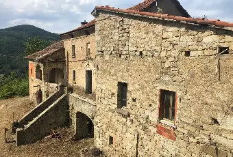 Rexer-Borgo-Val-di-Taro-AFFASCINANTE-IMMOBILE-DA-RISTRUTTURARE-IN-ETTARI-DI-TERRENO-a-Borgo-Val-di-Taro-PR-ALTRO