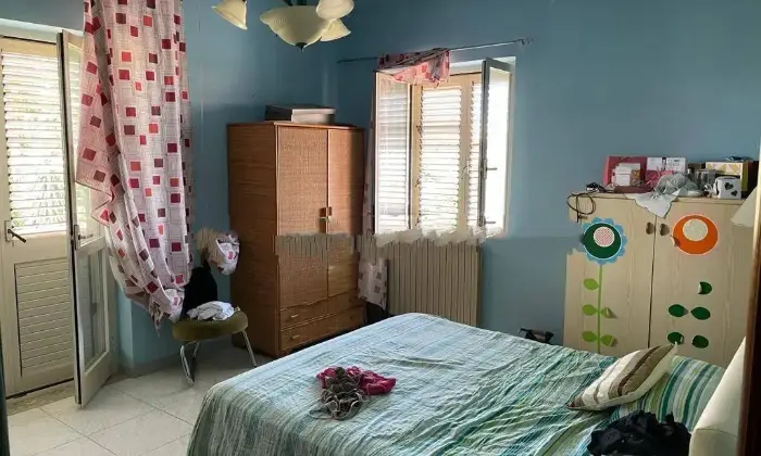 Rexer-Ricadi-Vendesi-appartamento-in-Piazza-Municipio-a-Ricadi-VV-CAMERA-DA-LETTO