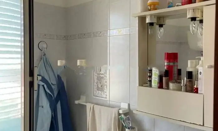 Rexer-Ricadi-Vendesi-appartamento-in-Piazza-Municipio-a-Ricadi-VV-BAGNO