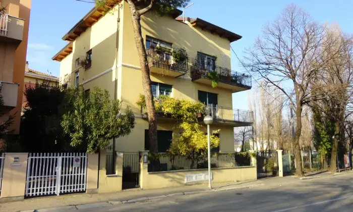 Rexer-Rimini-Appartamento-Rimini-posizione-strategica-m-palazzina