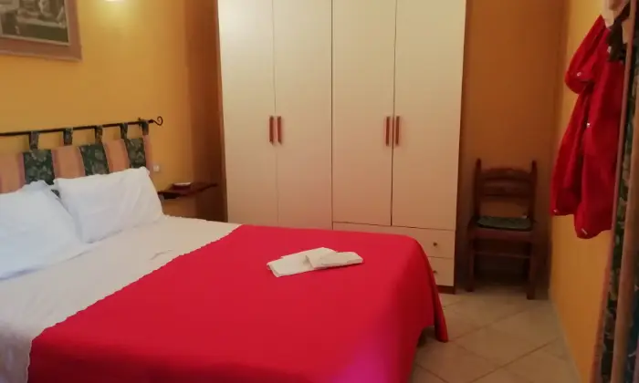 Rexer-Bosa-Villetta-i-Ciliegi-immersa-nei-vigneti-di-Bosa-CAMERA-DA-LETTO
