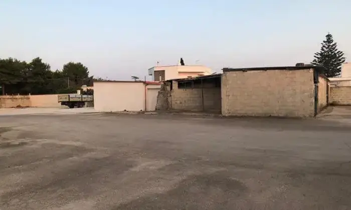 Rexer-Latiano-Capannone-con-piazzale-ALTRO