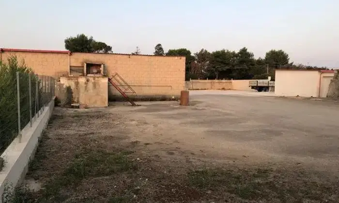 Rexer-Latiano-Capannone-con-piazzale-ALTRO
