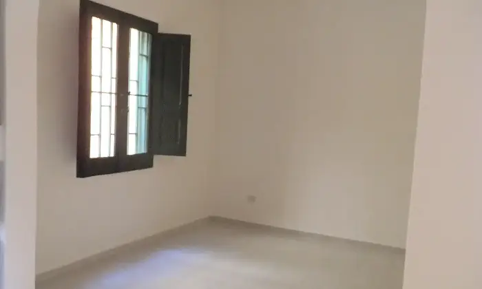 Rexer-Brindisi-BELLISSIMO-LOCALE-AFFITTO-IN-BRINDISI-CENTRO-SALONE