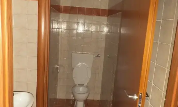 Rexer-Brindisi-BELLISSIMO-LOCALE-AFFITTO-IN-BRINDISI-CENTRO-SALONE